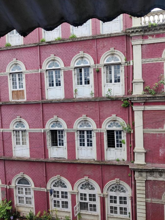 Capital Hotel Mumbai Exteriör bild
