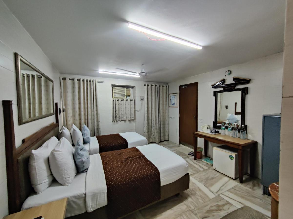 Capital Hotel Mumbai Exteriör bild